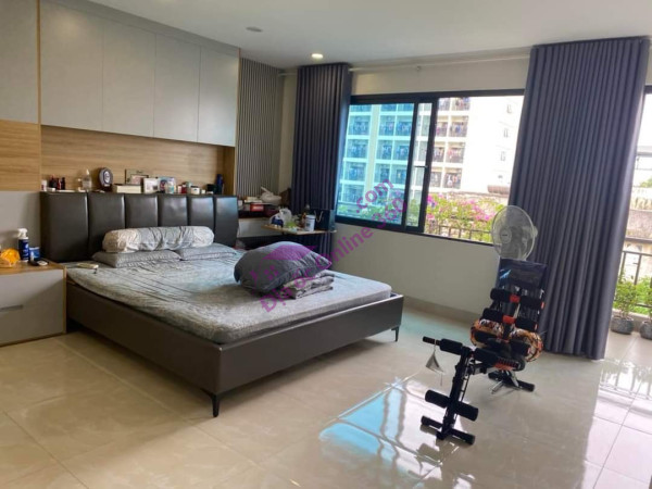 Bán nhà 5 tầng ngõ 4 Đặng Văn Ngữ Ô TÔ, S70 m, mặt tiền 6 m, giá 9,3 tỷ