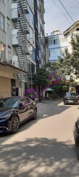 Siêu phẩm nhà Thuỵ Khuê Tây Hồ: 190m2, 3 tầng, mặt tiền 9.6m, giá hời nhất