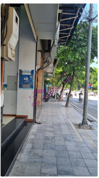 Nhà lầu 2 mặt tiền gần chợ, trường học - Diện tích lớn 500m2 giá rẻ