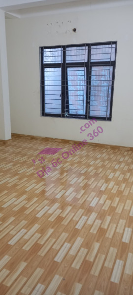 Hiện gia đình cần tiền để giải quyết công việc nên chủ muốn sang lại hồ