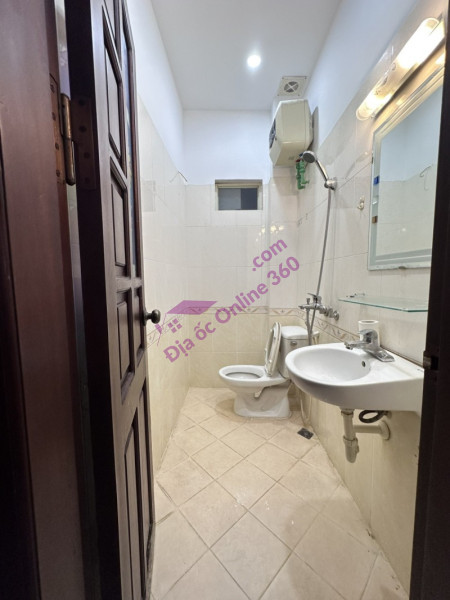 Bán nhà riêng Nguyễn Ngọc Vũ 45m 5 tầng 4 ngủ ngõ thông gần phố nhà đẹp ở