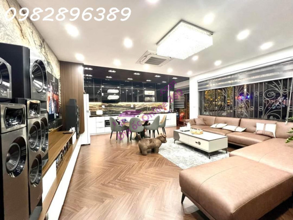 Ô TÔ TRÁNH PHỐ MINH KHAI. KINH DOANH, Ở VIP, GIÁ CHỈ 8.6 TỶ.