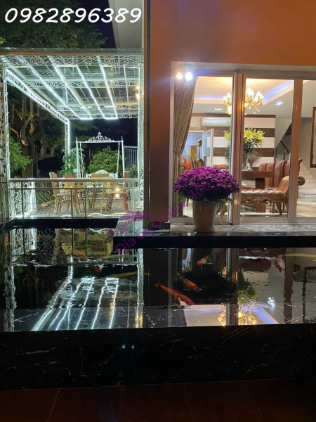 Ô TÔ TRÁNH PHỐ MINH KHAI. KINH DOANH, Ở VIP, GIÁ CHỈ 8.6 TỶ.