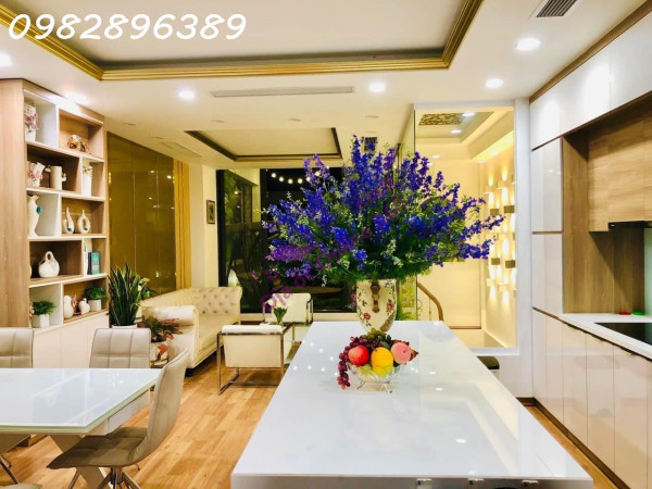 Ô TÔ TRÁNH PHỐ MINH KHAI. KINH DOANH, Ở VIP, GIÁ CHỈ 8.6 TỶ.