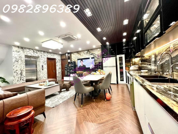 Ô TÔ TRÁNH PHỐ MINH KHAI. KINH DOANH, Ở VIP, GIÁ CHỈ 8.6 TỶ.