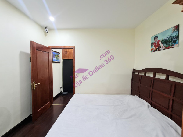 Bán nhà phố Lê Trọng Tấn ô tô đỗ cổng, nhà đẹp, 3 ngủ, 35m, 3.5tỷ