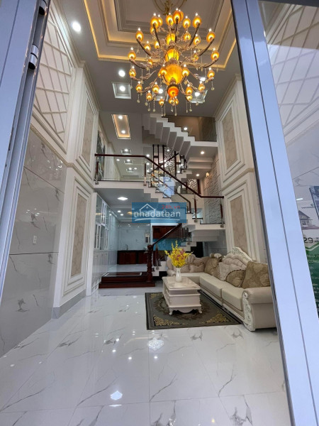 Bích Ngọc Nhà Bình Thạnh 80 m2, đường rộng 12 m, 4 tầng giá bất ngờ