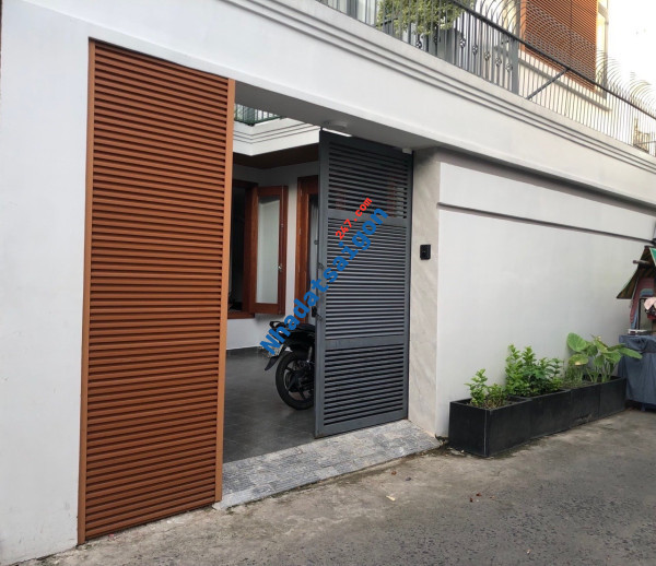 Sát Hutech - HXH 7 chỗ - 5.5x22.5m - 12 phòng full NT - Thu nhập 700tr/năm