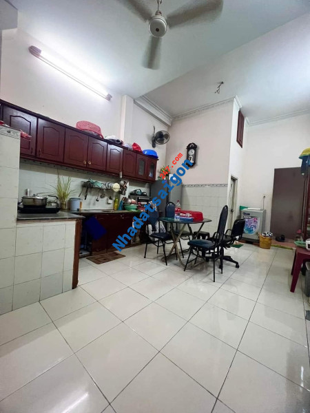 BÁN NHÀ NGAY CHỢ TÂN HƯƠNG TÂN PHÚ — ĐƯỜNG KD 10M NGẮN THÔNG 2 ĐƯỜNG LỚN — 92m2(4x23) — 3 TẦNG