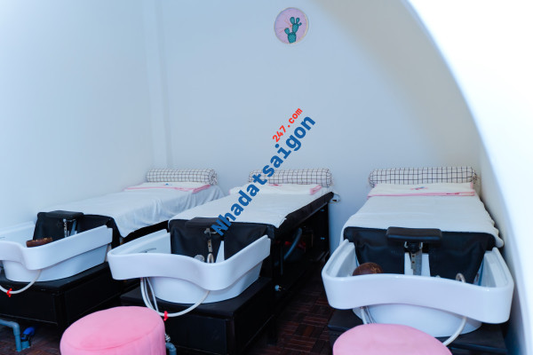 Sang lại Tiệm Nail & Gội Đầu Quận Phú Nhuận➖ Diện Tích ngang 5m dài 16m ( tầng 1 ).