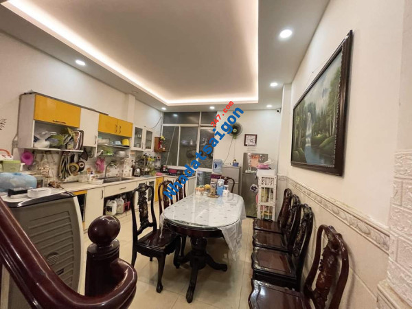 Quá Hiếm Q4 giáp Q1, MT 12m, 5 tầng, DTSD: 285m2 nhỉnh 250tr/m