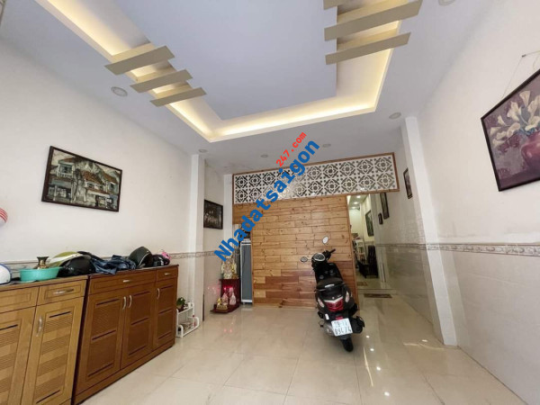 Quá Hiếm Q4 giáp Q1, MT 12m, 5 tầng, DTSD: 285m2 nhỉnh 250tr/m