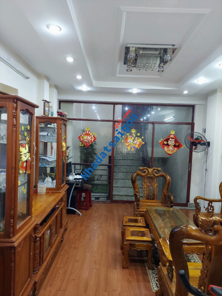 Cho Thuê Nhà Nguyên Căn 2pn,3wc, 1 trệt, 2 lầu, giá 6 triệu/tháng