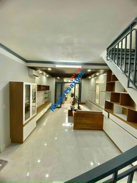 Bán nhà vườn rộng rãi tại -Vị Trí hẻm 803/72 Huỳnh Tấn Phát Quận 7.