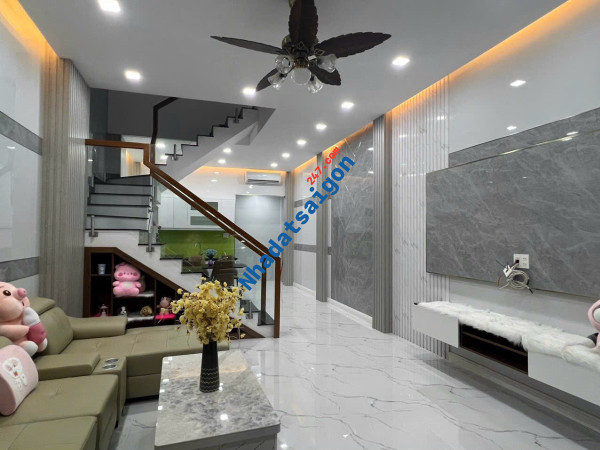Bán nhà vườn rộng rãi tại -Vị Trí hẻm 803/72 Huỳnh Tấn Phát Quận 7.