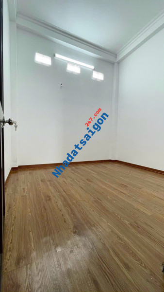 Bán nhà sổ hồng riêng - hẻm 77 Chuyên dùng chính- Quận 7- giá 3,85 tỷ