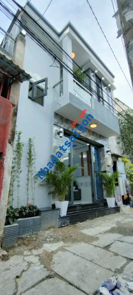 Bán nhà phố full nội thất- mặt tiền 2637 Huỳnh Tấn Phát, Phú Xuân, Nhà Bè