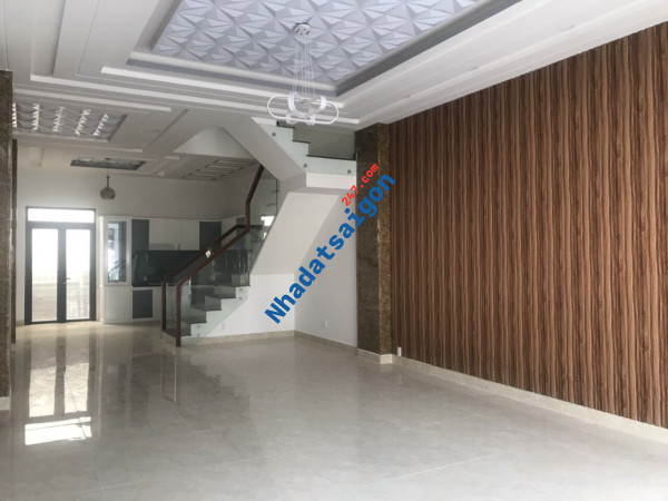 Bán nhà phố full nội thất- mặt tiền 2637 Huỳnh Tấn Phát, Phú Xuân, Nhà Bè