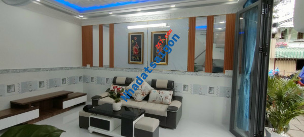 Bán nhà phố full nội thất- mặt tiền 2637 Huỳnh Tấn Phát, Phú Xuân, Nhà Bè