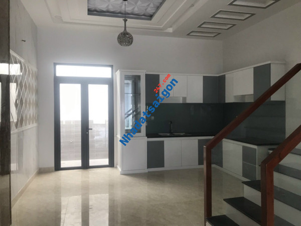 Bán nhà phố full nội thất- mặt tiền 2637 Huỳnh Tấn Phát, Phú Xuân, Nhà Bè
