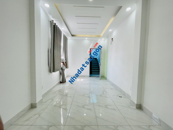 Bán nhà MT Huỳnh Tịnh Của, ngang 5,5m. Căn góc 3 tầng BTCT, chủ ngộp bank