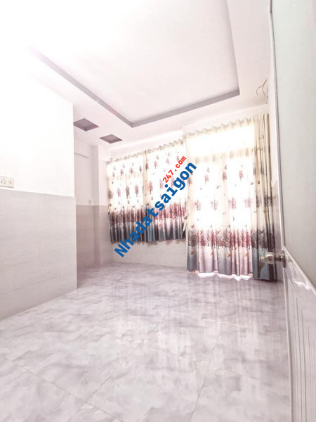 BÁN NHÀ HXH 52M2 NỞ HẬU 4.3M 2 TẦNG 3 PHÒNG NGỦ ĐẸP LUNG LINH SÁT MẶT TIỀN NGUYỄN TRỌNG TUYỂN