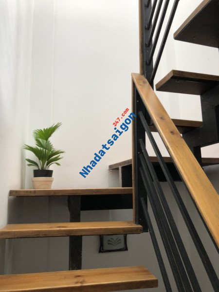 BÁN NHÀ HXH 52M2 NỞ HẬU 4.3M 2 TẦNG 3 PHÒNG NGỦ ĐẸP LUNG LINH SÁT MẶT TIỀN NGUYỄN TRỌNG TUYỂN