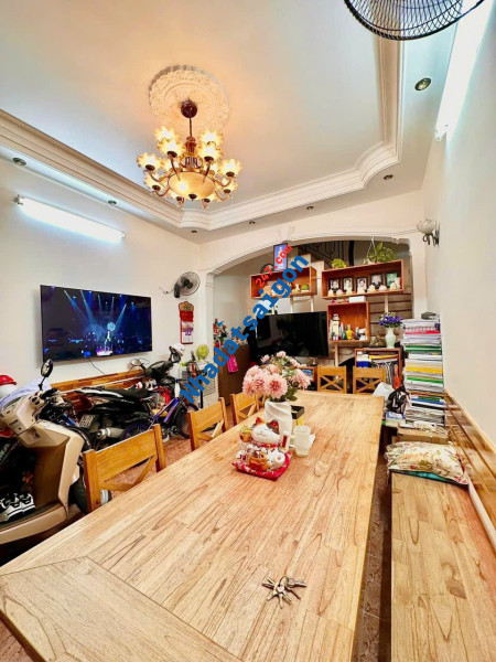 Nhà bán 4 Tầng BTCT , 50m2 , Sát HXH, Lê Văn SỸ Phú Nhuận , Giá 7.4 Tỷ .