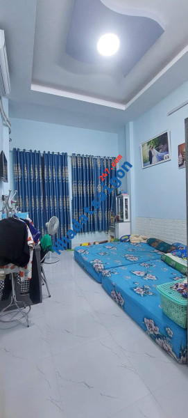 Sát mặt tiền tên lửa - kế bên Aeon Mall Bình Tân - nhà khang trang nhỉnh 5 tỷ
