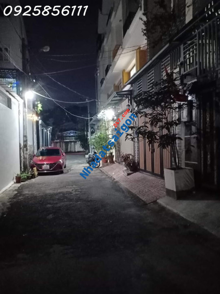 Nhà bán Hiệp Bình Phước ở ngay 4 tầng khu phân lô 54m Chỉ 6 tỷ hẻm hai xe hơi
