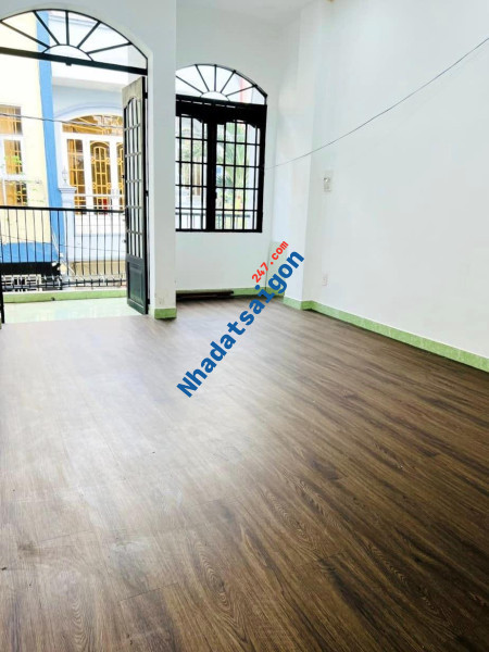 Bán nhà Đường Bạch Đằng P.15 Q.Bình Thạnh DT 65 m2 (2 Tầng) Chỉ 5.85 tỷ vào ở ngay