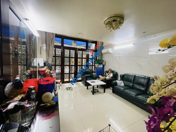 VÕ VĂN TẦN - ĐOẠN HAI CHIỀU QUẬN 3- 7 TẦNG - CÁCH MẶT TIỀN 30M- CHỦ VỪA Ở VỪA KINH DOANH.