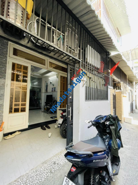 Bán Gấp nhà 2 tầng đối diện Hiệp Thành City Quận 12 chỉ hơn 3 tỷ 70m2 đất.