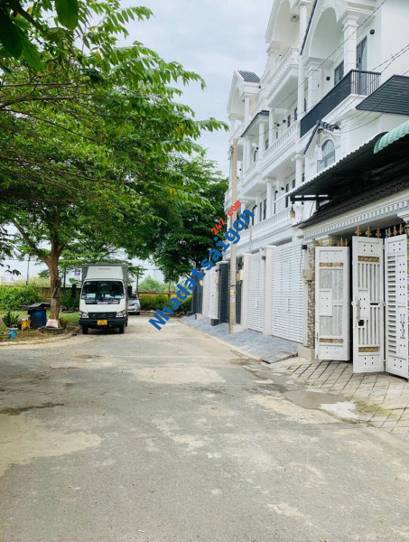 Cho thuê nhà 4 tầng, Mặt tiền hẻm xe hơi- Khu dân cư Sài Gòn Mới, Nhà Bè