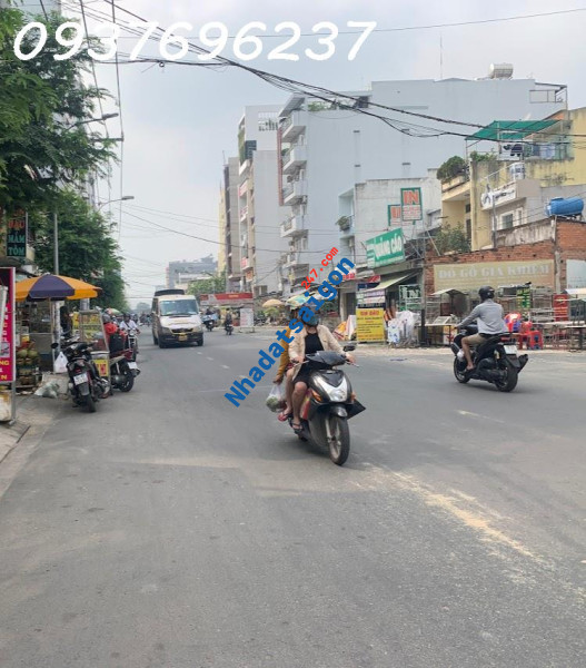 Bán Gấp nhà 2 tầng đường Lâm Thị Hố,Tân Chánh Hiệp Quận 12 chỉ 3 tỷ hơn.