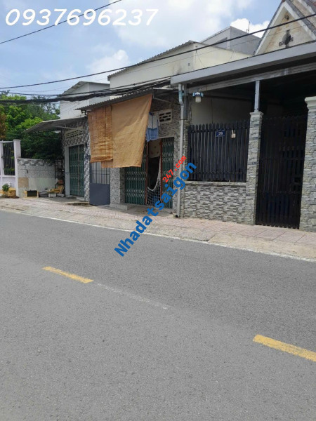 Bán nhà Ngộp 2 tầng mới  đường Lâm Thị Hố , Quận 12, 71m2 chỉ 3.9  tỷ