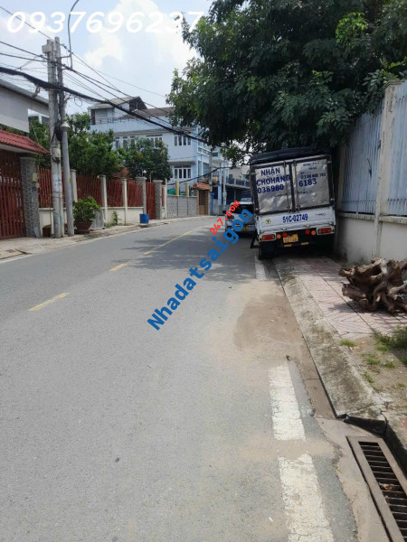 Bán nhà Ngộp 2 tầng mới  đường Lâm Thị Hố , Quận 12, 71m2 chỉ 3.9  tỷ