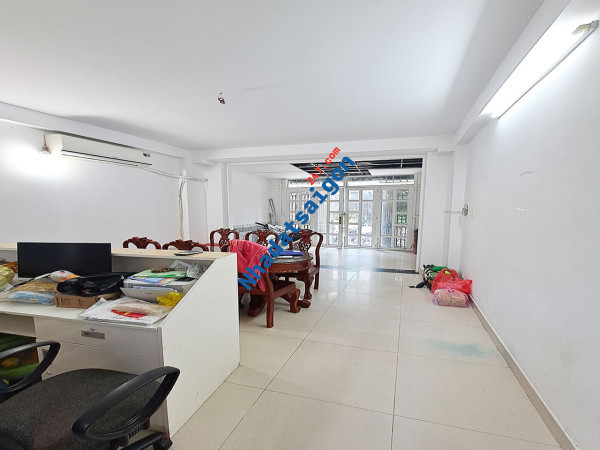 XE HƠI ĐẬU CỬA - ĐƯỜNG 7M KHU PHÂN LÔ THẠNH LỘC QUẬN 12, 5 TẦNG, NHÀ ĐẸP Ở NGAY, NHỈNH