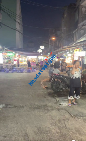 SHARE 1/2 MẶT BẰNG TRÊN LẦU 2 TẠI ĐƯỜNG HỒ THỊ KỶ, GẦN NGAY KHU PHỐ ẨM THỰC VÀ CHỢ HOA HỒ THỊ KỶ