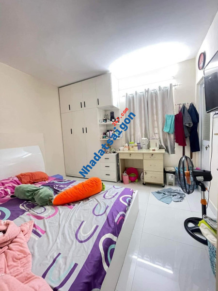 Lũy Bán Bích, Tân Phú, Nhà 2 Tầng ở Ngay, 52m2, Xe Hơi Đỗ Cổng, Chỉ 3 Tỷ xx