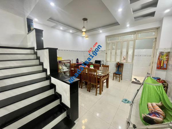 Bán Gấp Nhà 4 Tầng, Lũy Bán Bích, Tân Phú, Ngang Bề Thế 5m, Ô Tô Ngủ Trong Nhà.Ngộp Bank 7 Tỷ.