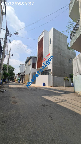 Bán Nhà HXH Linh Xuân, Thủ Đức, DT 42m2, 3 Tầng, Khu An Ninh, Giá Chỉ Nhỉnh 3 tỷ