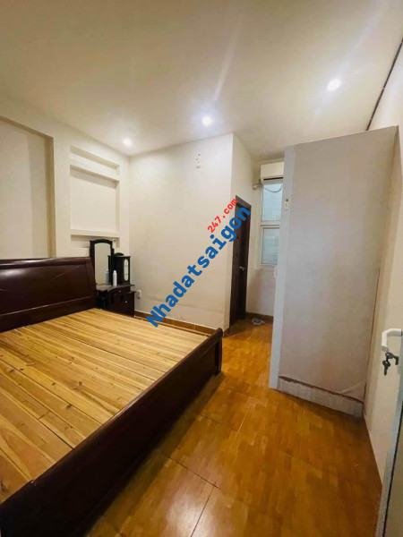 Nhà kiên cố giá rẻ - 3 lầu - 45m2 - chỉ 6,3 tỷ - đường Trường Sa, Quận 3