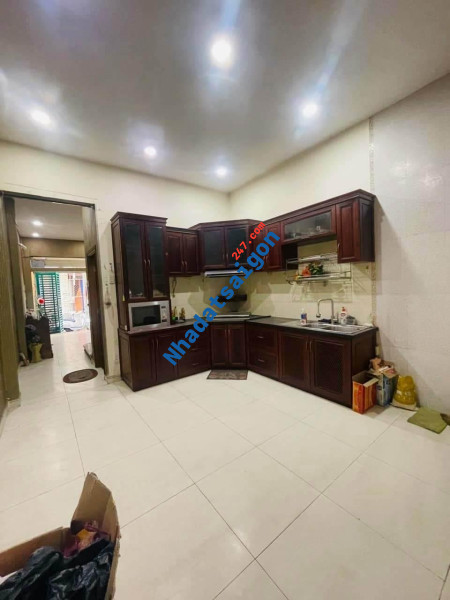Nhà kiên cố giá rẻ - 3 lầu - 45m2 - chỉ 6,3 tỷ - đường Trường Sa, Quận 3