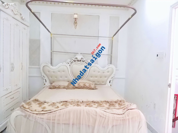GIẢM 1.8 TỶ CÒN 6 TỶ gấp bán nhà đường 27, sau Gigamall Phạm Văn Đồng,4 tầng, HXH, 60m2,SHR