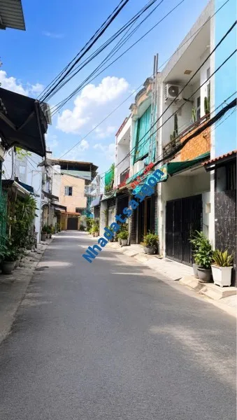 NHÀ 3 TẦNG - HẺM XE HƠI - GIÁP TÊN LỬA