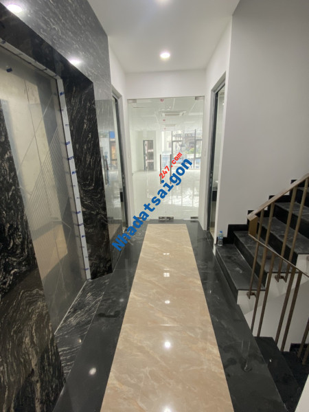 Cho thuê căn hộ 2PN Vinhomes Ba Son rộng rãi thoáng mát view trọn Q1