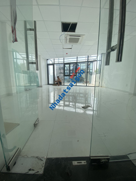 Cho thuê căn hộ 2PN Vinhomes Ba Son rộng rãi thoáng mát view trọn Q1
