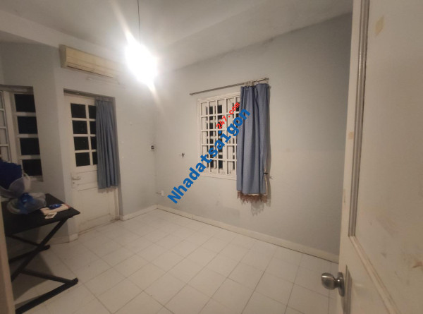 BÁN NHÀ HXH KHU BIỆT THỰ ĐOÀN THỊ ĐIỂM PHAN XÍCH LONG - ngang gần 5m - 4 TẦNG - CHỈ 6 TỶxxx