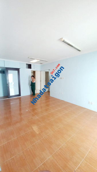 Gần Trường Đại học Văn Lang - Hẻm 3m - DT 3 x 11m - BTCT 4 Tầng